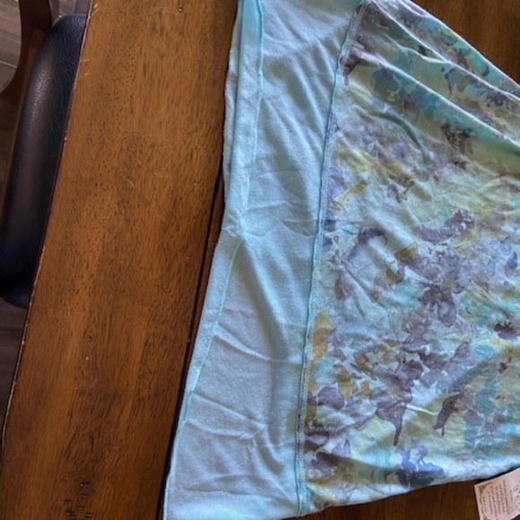 Very pretty fancy blue tee with flounce brand new Size XS - Picture 2 of 4